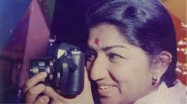 Lata Mangeshkar had an interest in photography! Watch Sonu Nigam sharing about Lata Ji's love for capturing photos