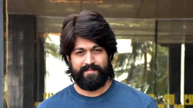 Yash introduced his distinct persona as that of Amitabh Bachchan or Rajinikanth