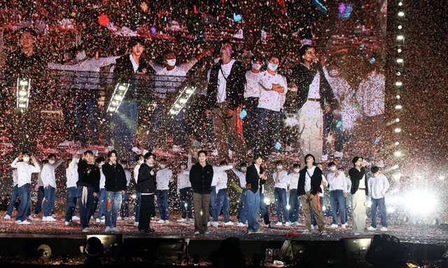 BTS SUCCESSFULLY KICKED OFF THE “BTS PERMISSION TO DANCE ON STAGE” TOUR WITH AN ONLINE RENDITION