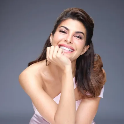 Jacqueline Fernandez reaches to 50 million milestone on Instagram !