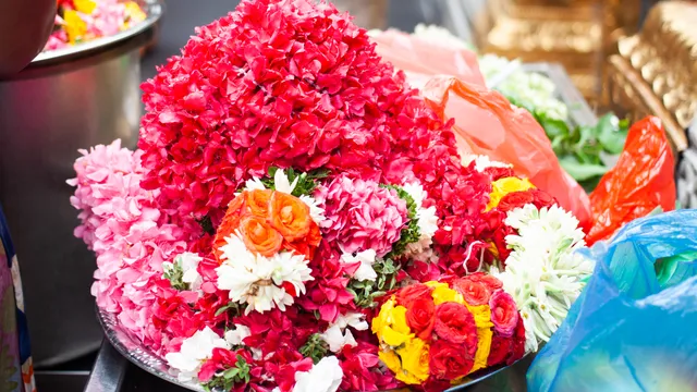 తెలంగాణ ప్రతీక బతుకమ్మ విశిష్ఠత తెలుసా..?