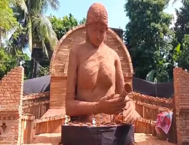 পূর্ব মেদিনীপুরের কাঁথির 'আদি আঠিলা গড়ি' পুজো: প্রকৃতি স্বরূপা থিমে ৩৫তম বর্ষ উদযাপন