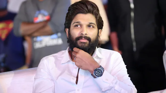 allu-arjun-alavaikuntapuramlo-reunion-16x