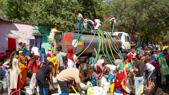 Delhi_water_crisis.webp