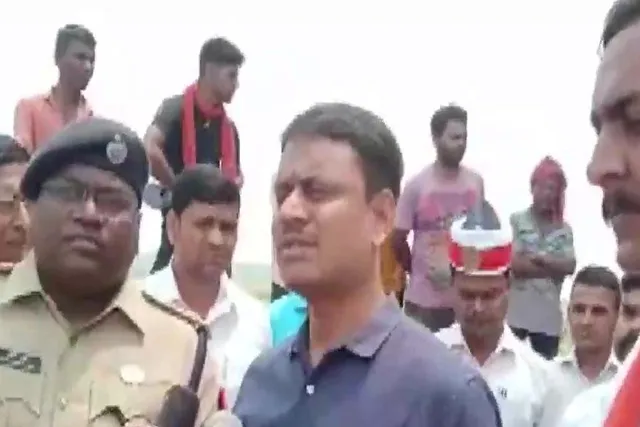 নারায়ণী নদীতে নৌকাডুবি, নিহত ৩