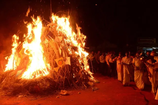 ফাগওয়া মতে ন্যাড়া পোড়ার আখ্যান