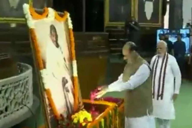 সংসদে মহাত্মা গান্ধী ও লাল বাহাদুর শাস্ত্রীর জন্মবার্ষিকীতে শ্রদ্ধা জানালেন মন্ত্রী, সাংসদরা- দেখুন ভিডিও