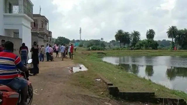 বিজয় দশমীর দিন প্রতিমা নিরঞ্জন করতে গিয়ে জলে ডুবে মৃত্যু যুবকের