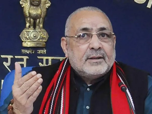 Union Minister Giriraj Singh tests Covid positive