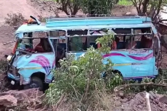 Jammu & Kashmir : Bus accident kills 2, 19 injured