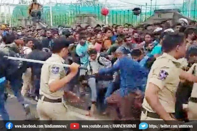 क्रिकेट प्रेमियों के ऊपर पुलिस की लाठीचार्ज, कई क्रिकेट प्रेमी हुए घायल