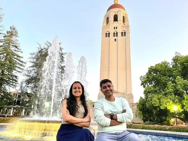 Schmooze co-founders Vidya Madhavan and Abhinav Anurag