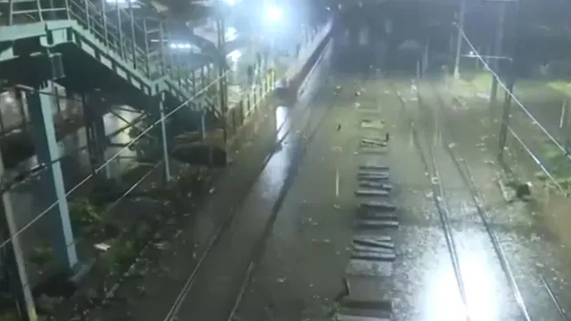 Train Services disrupted in Mumbai because of heavy rainfall that occured overnight