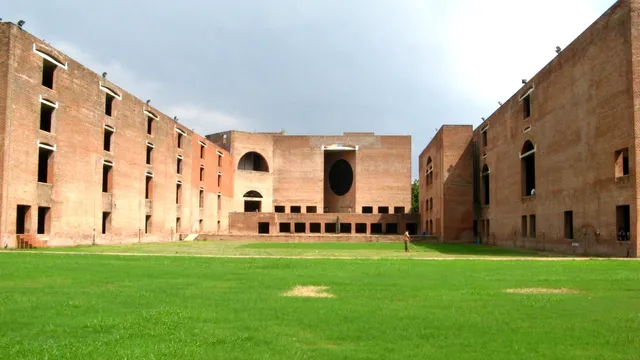  IIMA Campus.jpg