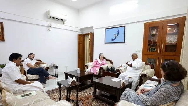 Congress President Mallikarjun Kharge with Congress Parliamentary Party (CPP) Chairperson Sonia Gandhi and party leaders Rahul Gandhi, Priyanka Gandhi and K.C. Venugopal during a meeting at his residence, in New Delhi, Monday, June 17, 2024.