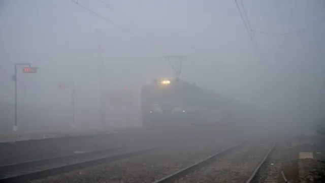 railway_train_fog