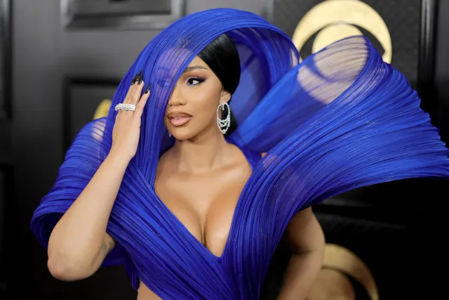 cardi-b-gaurav-gupta-dress-grammys-2023