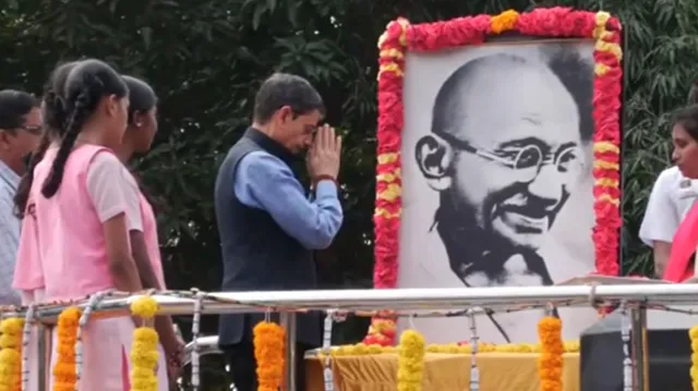 Tamil Nadu Governor RN Ravi pays floral tributes to Father of the Nation, Mahatma Gandhi on his death anniversary, in Chennai