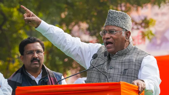 Congress President Mallikarjun Kharge speaks during a protest of Indian National Developmental Inclusive Alliance (INDIA) at Jantar Mantar