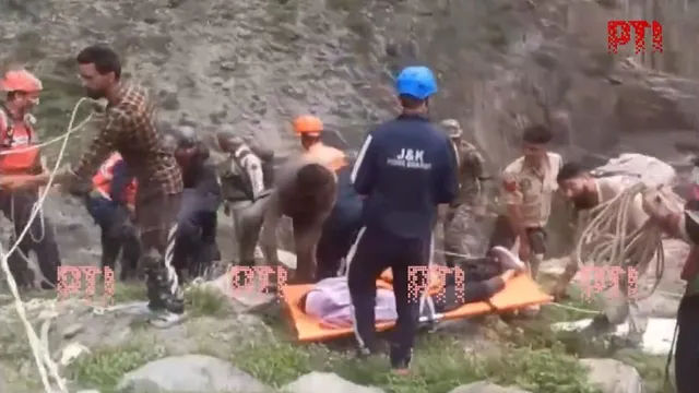 Casualties reported after Tata Sumo vehicle falls off a cliff near Zojila Pass