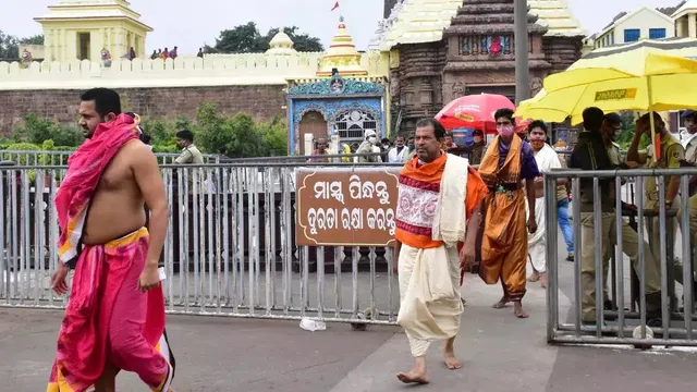 Jagannath Temple to discourage entry of devotees in revealing dresses, torn jeans