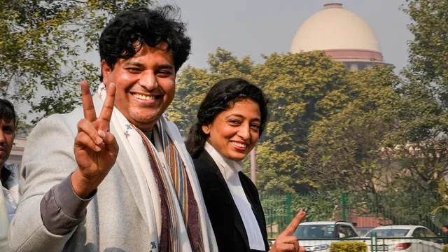 Congress MP Imran Pratapgarhi flashes victory sign after the Supreme Court's order on Haldwani eviction case