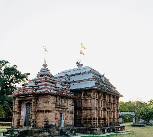 Marda temple in Polasara.jpg