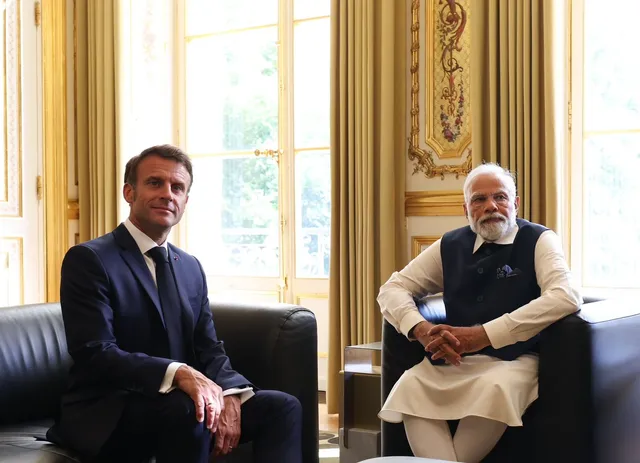 Emmanuel Macron and Narendra Modi