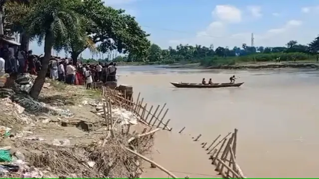 boat capsizes in Bihar