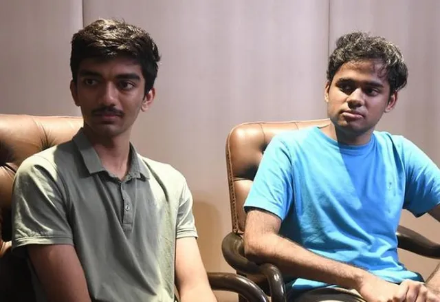 D Gujesh (Left); Arjun Erigaisi (Right)