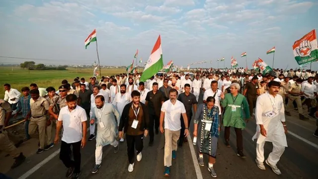 Rahul Gandhi leading Telangana leg of Bharat Jodo Yatra