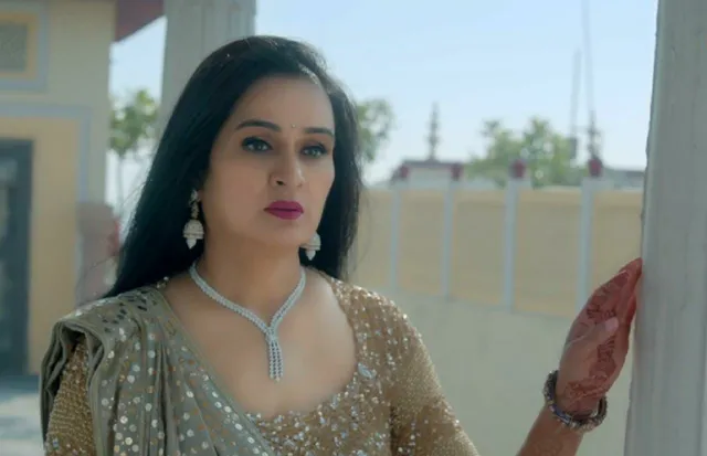 Padmini Kolhapure's recreation of her iconic song, 'Yeh Galiyan Yeh Chaubara' is out now! Presented by Dhamaka Records & Saregama, the track is sung by Padmini herself!