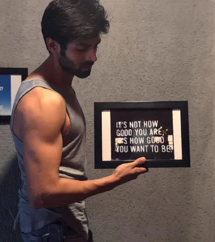 Kartik Aaryan begins the weekend on a motivational note