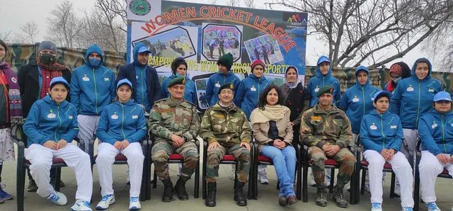Team from Anantnag starts tour of Pune and Mumbai