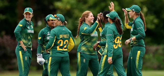 South Africa sneak over the line in a last over thriller to draw series