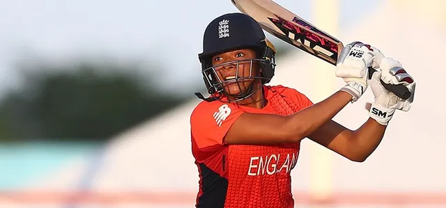 Sophia Dunkley earns maiden ECB central contract for 2021-22 season