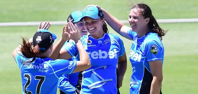 Strikers and Renegades fight till the last ball