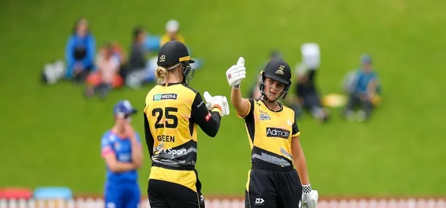 Allround Amelia Kerr takes Wellington Blaze to Super Smash Final