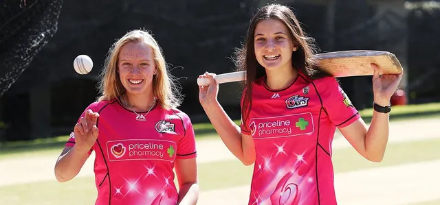 Hayley Silver-Holmes and Stella Campbell sign a two-year deal with Sydney Sixers