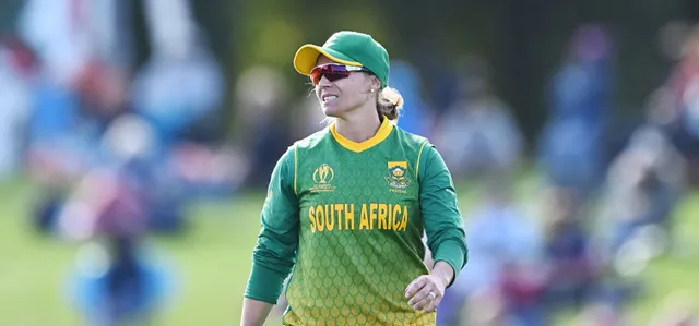 Mignon du Preez announces retirement from ODIs, Tests