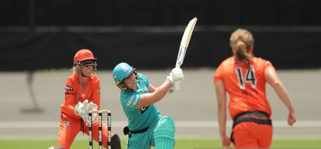 Laura Kimmince mayhem takes Brisbane Heat over the line against Perth Scorchers