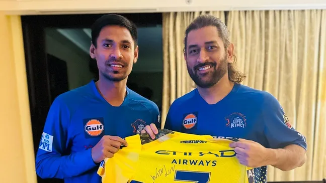 Mustafizur Rahman gets signed jersey from 'legend' MS Dhoni: Bids goodbye  to IPL 2024 - India Today