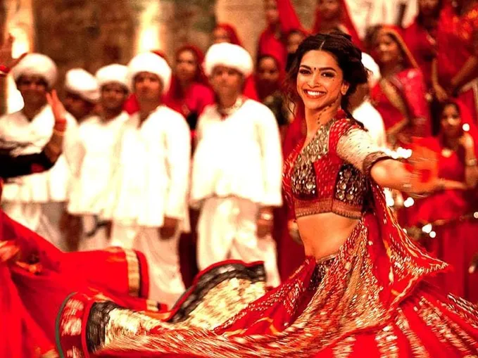 Deepika Padukone paints the town red in new Ramleela song | Bollywood -  Hindustan Times