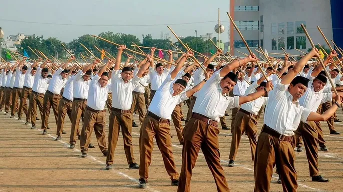 बेस बढ़ाने की तैयारी में RSS, शताब्दी समारोह से पहले नेटवर्क करना चाहता  दोगुना | Rashtriya Swayamsevak Sangh RSS plans to expand base aims to  double volunteers ahead of centenary celebration in