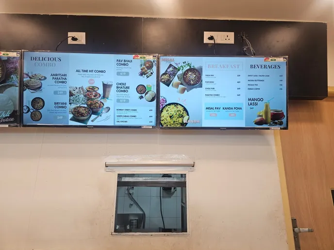 poha price at indore airport