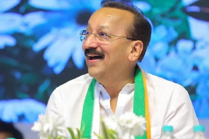 Baba Siddique: NCP अजित पवार गुट के नेता बाबा सिद्दीकी की गोली मारकर हत्या,  लीलावती अस्पताल में ली आखिरी सांस