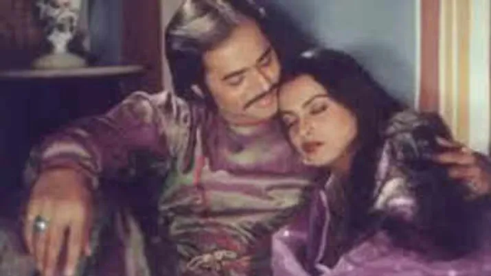 Rekha's fans wielded guns during the shoot of an intimate scene in 'Umrao  Jaan', recalls Farooq Sheikh | Hindi Movie News - Times of India