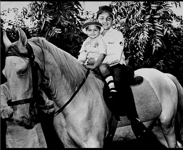 Dharmendra shares unseen childhood moments of brothers Bobby and Abhay Deol