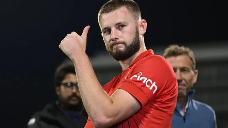  gus atkinson , RCB , Josh Hazlewood, ipl 2025