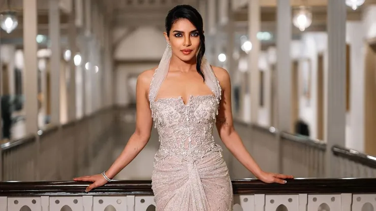 Priyanka Chopra Hinted About Making Comeback In Bollywood Next Year -  Entertainment News: Amar Ujala - Priyanka Chopra:अगले साल प्रियंका चोपड़ा  करेंगी बॉलीवुड में कमबैक? बोली-इंडियन फिल्में ...